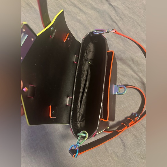 Manhattan Medium Contrast-Trim Leather Satchel 
By MICHAEL KORS - Picture 7 of 15